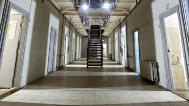 Gangen på FÆNGSLET i Horsens hvor du kan holde møde i en gammel celle